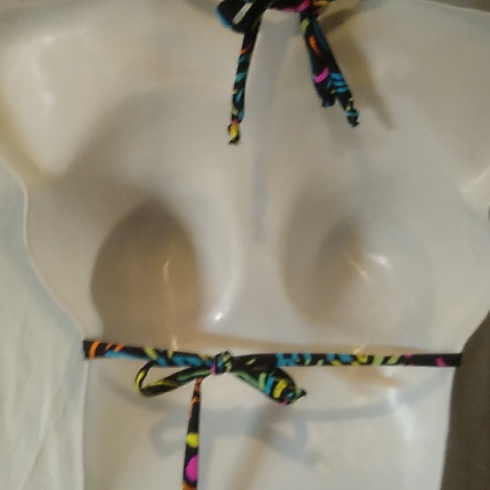 Bikini - Picture 6 of 6